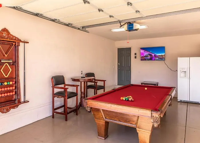 Cozy Retreat Games, Pool Table *