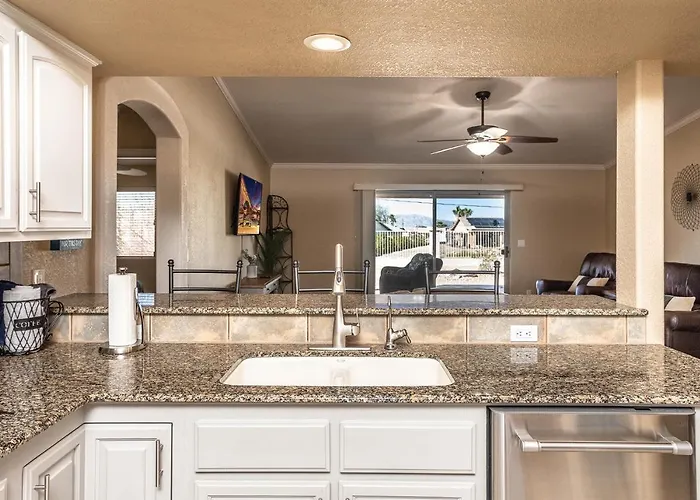 Cozy Retreat Games, Pool Table Holiday home Lake Havasu City
